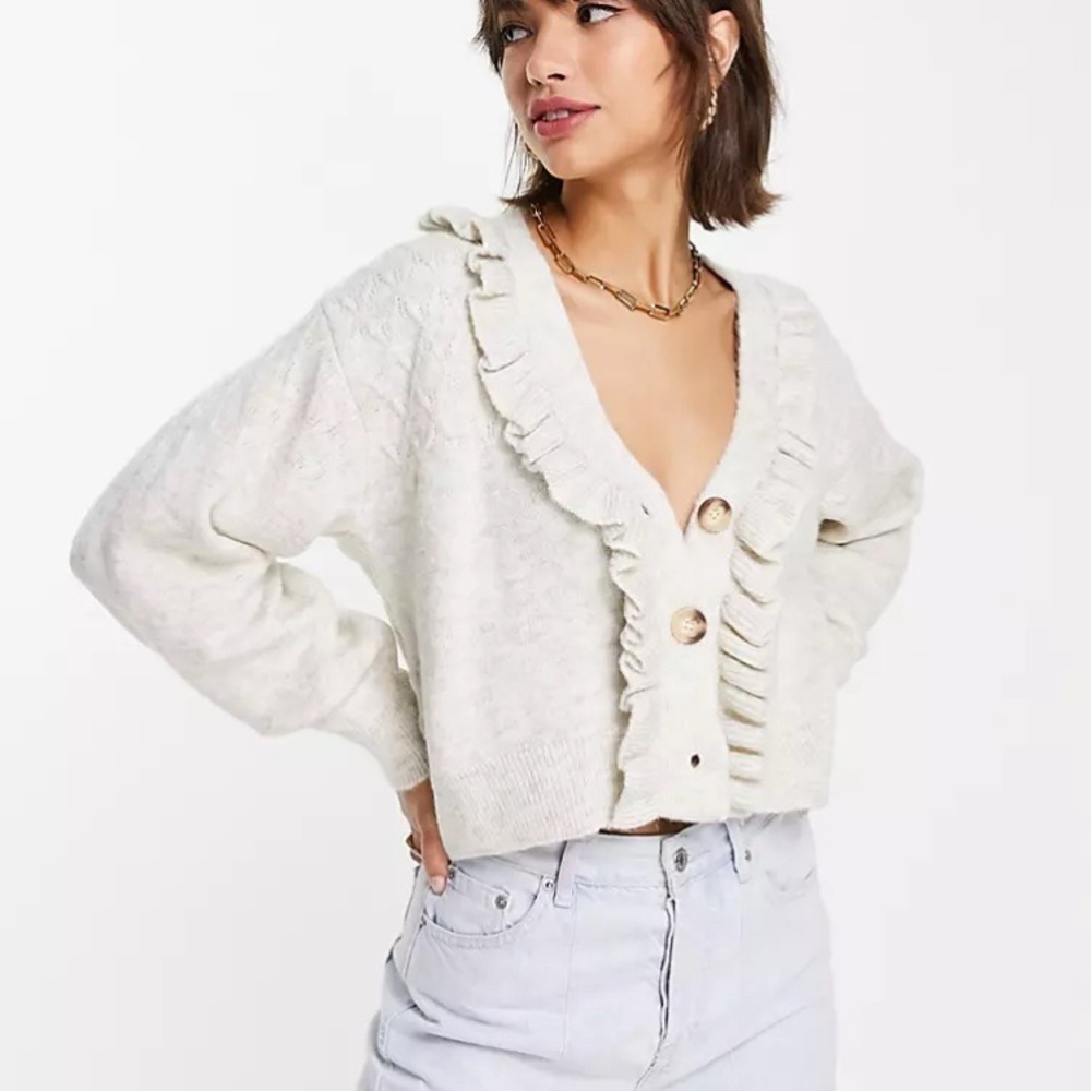 709 NWT Mango Ruffle Knit Cardigan Size XS Color Oatmeal
